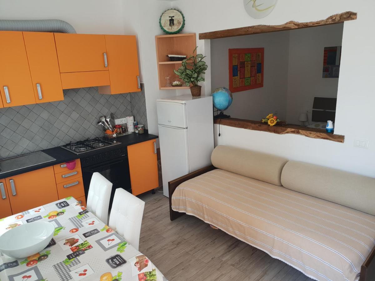 Casa Vacanze L'Agrifoglio Bed & Breakfast Magliolo Luaran gambar