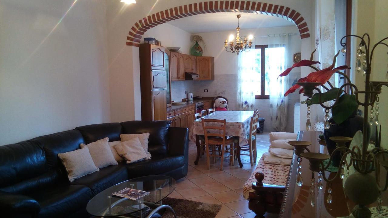 Casa Vacanze L'Agrifoglio Bed & Breakfast Magliolo Luaran gambar