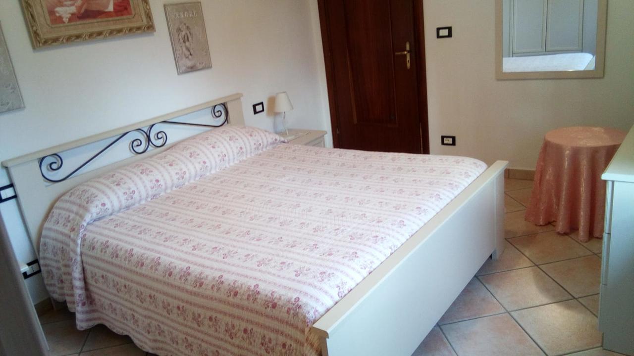 Casa Vacanze L'Agrifoglio Bed & Breakfast Magliolo Luaran gambar